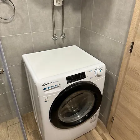 Elinor - B25 Apartament *